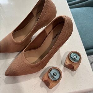 Women's Tan pumps /Flats